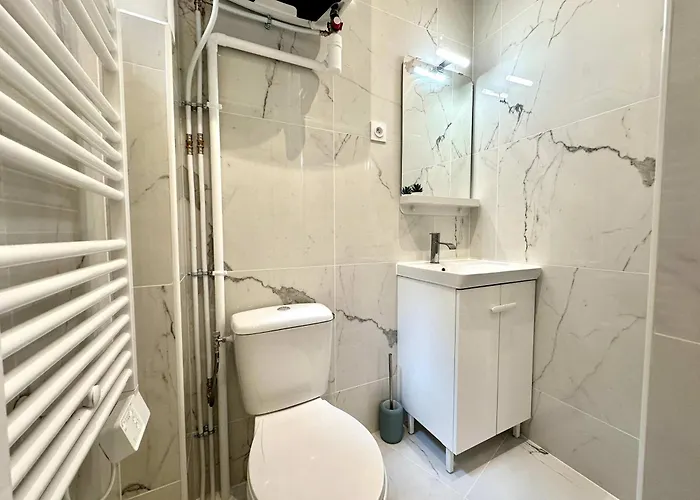 New 411 Charles- Cosy Center Appartement